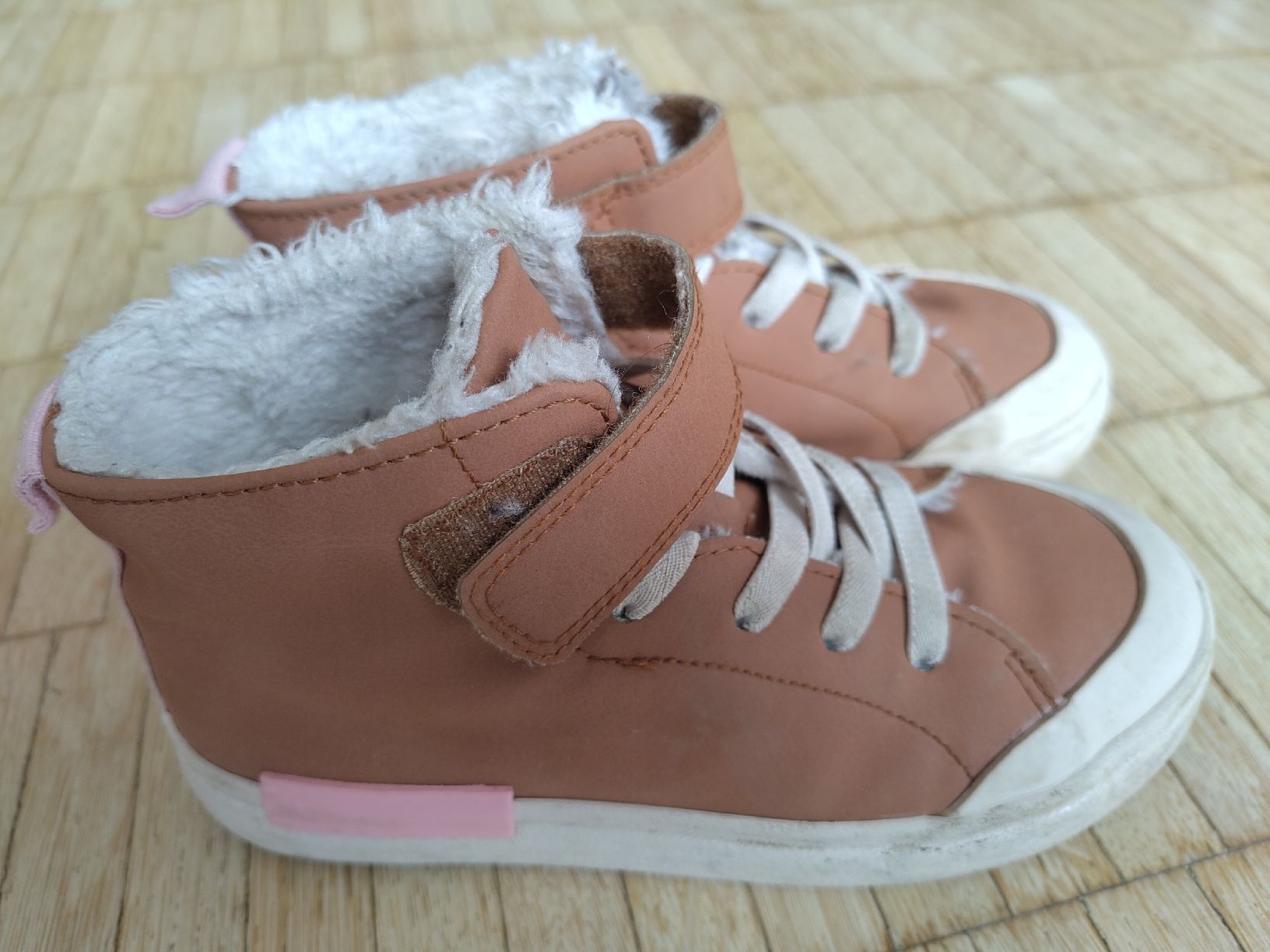 Scarpe per ragazzi: Warme Winter Sneaker, Gr 30 – Usato da Zürich venduto da Spif