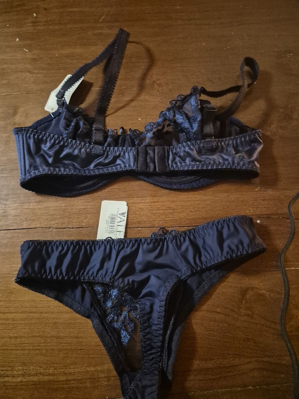 Altra biancheria intima: Valea Dessous Set BH 75B String M dunkelblau neu – Nuovo e nell'imballaggio originale da Grandval venduto da JeroenK 1