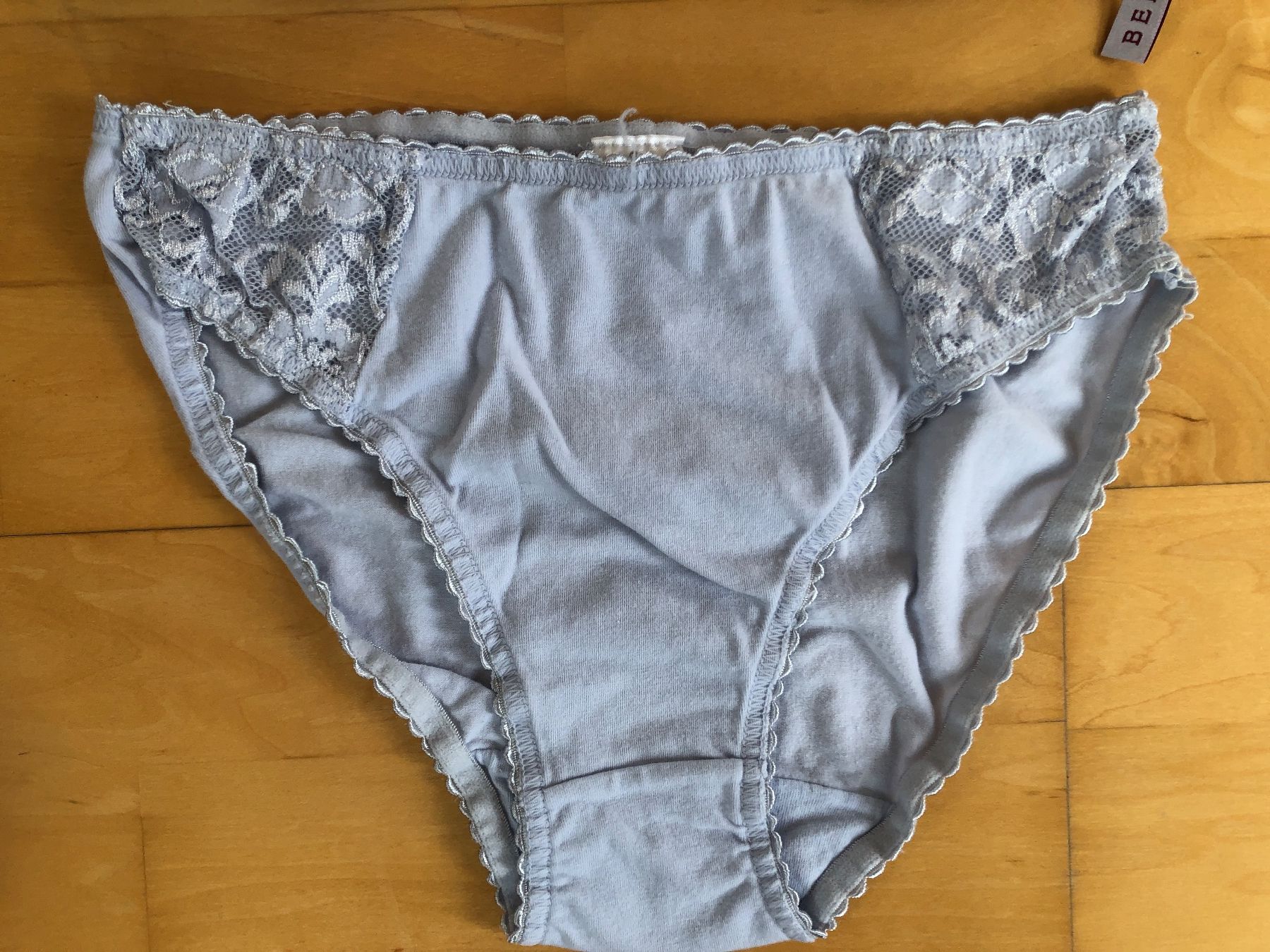 Beldona Altra biancheria intima: Schickes Spitzen-BH-Set in hellblau, Gr. 75C/38, – Usato da Arlesheim venduto da leyRum4.5 6