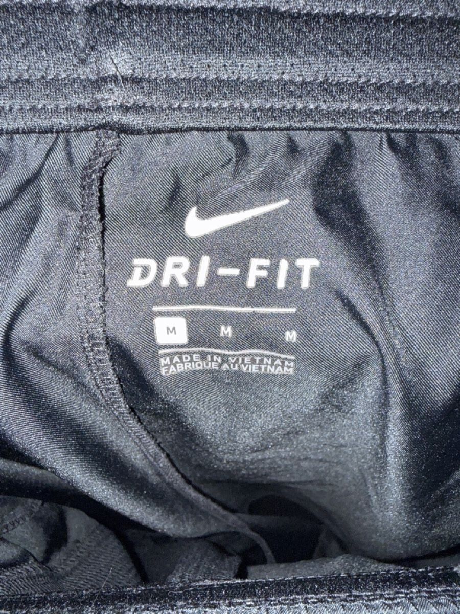 Pantaloni: Short de sport Nike  – Nuovo (secondo la descrizione) da Cartigny venduto da Kelly.11 2