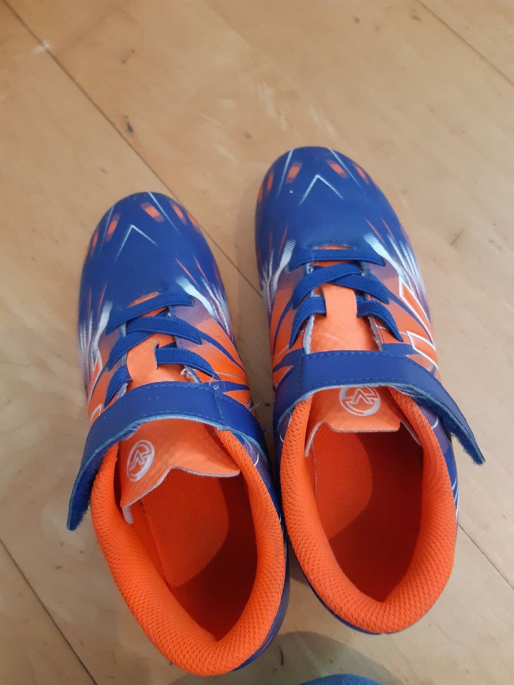 Victory Scarpe da uomo: Fussballschuhe – Usato da Langenthal venduto da AspireE15 1