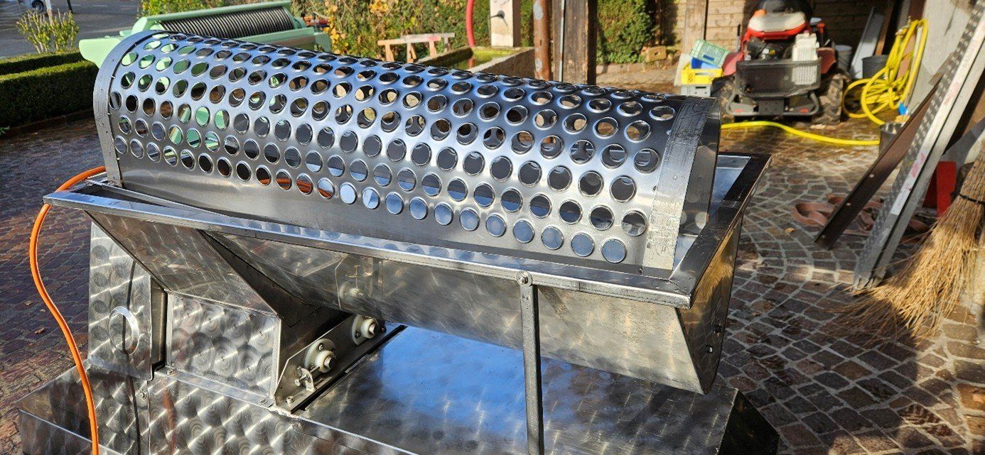 Toutes les machines: Traubenmühle – D'occasion à Ettingen par Weinbaujoerg 1