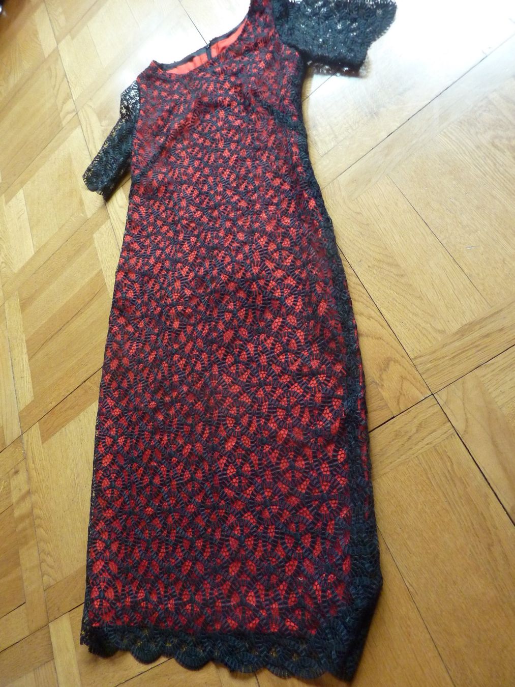 Vestiti: Forster Rohner Spitzenkleid rot-schwarz, Gr. 34/36 – Nuovo (secondo la descrizione) da Waldstatt venduto da Kananaskis1 2