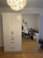 Kleiderschrank