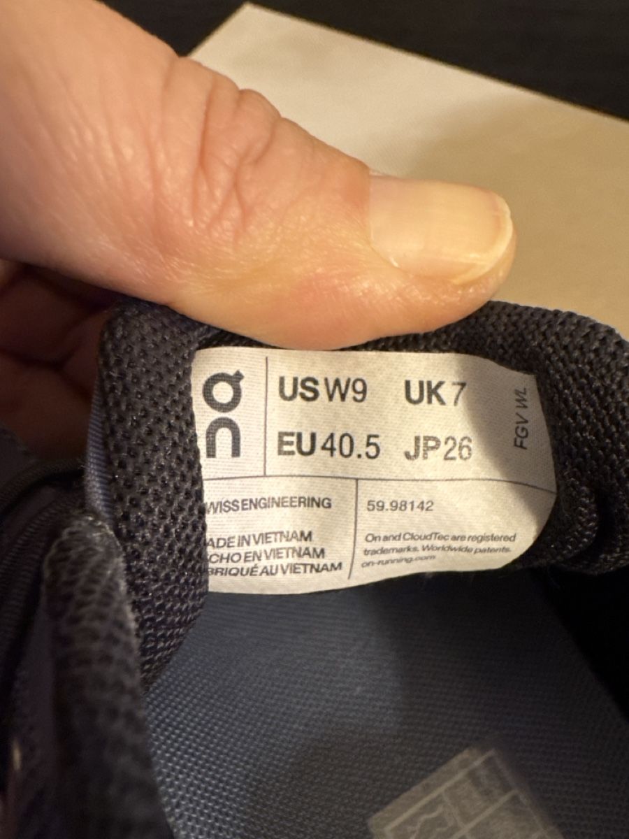 Chaussures femmes: On Schuhe - Cloud 5 Waterproof – Neuf avec emballage d'origine à Horgen par Schizzo8 1