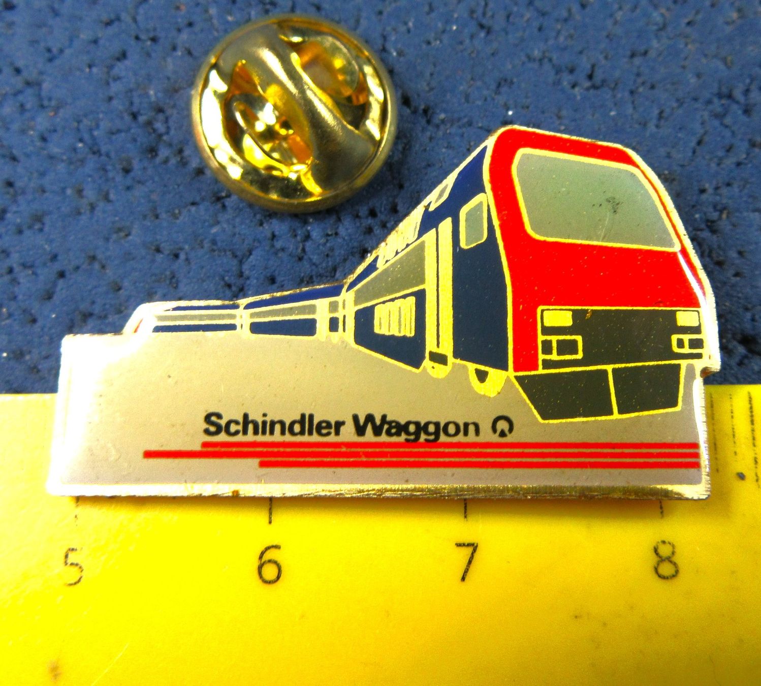 Swiss Placchette & Badge: SCHINDLER WAGON ZUG BAHN PIN GLASIERT – Usato da Ettingen venduto da Hausi4711