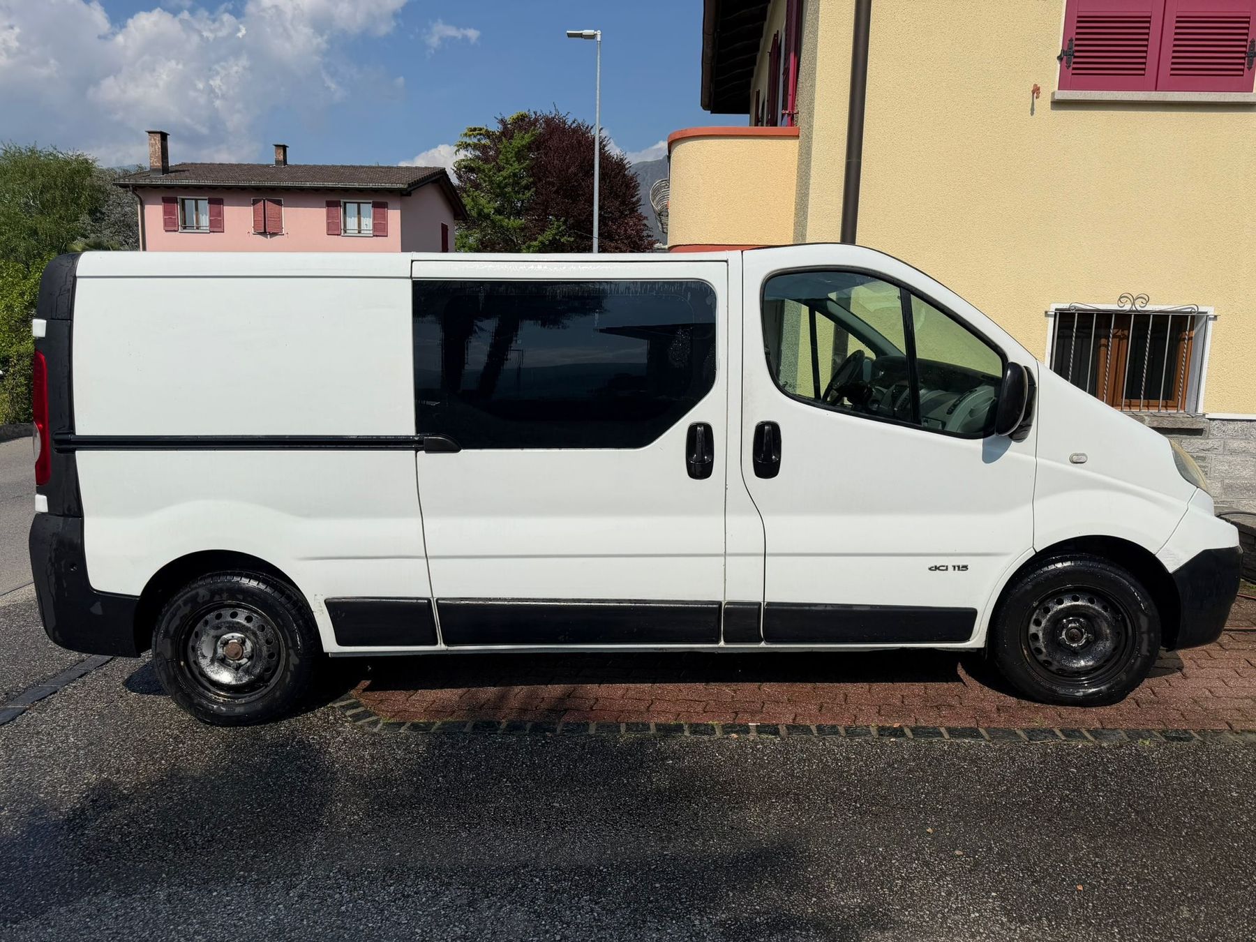 Renault Nutzfahrzeuge: Renault Trafic T29 – Gebraucht aus Bellinzona von AndreaMartinovic 4