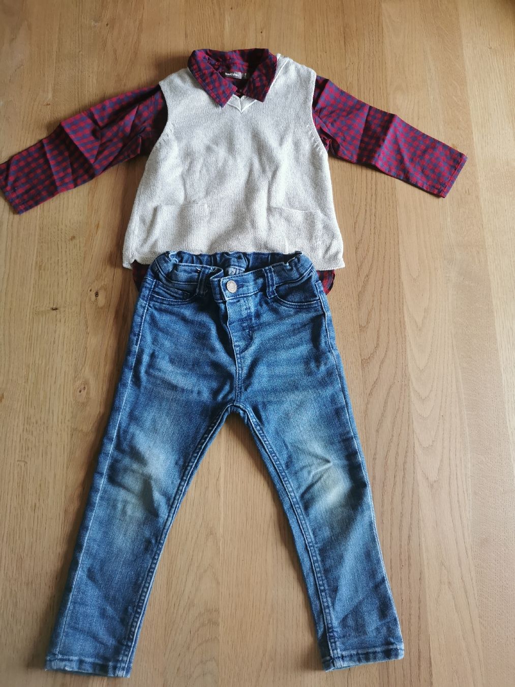 Lotti & Set di vestiti: Hemd, Pullunder und Hose Grösse 92 – Usato da Worb venduto da Quiet21