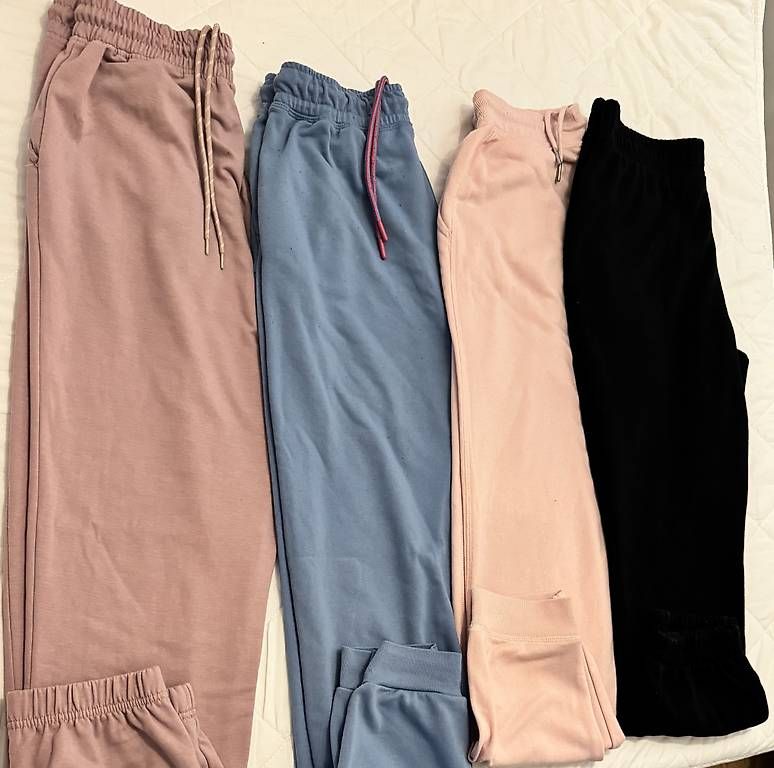 Pantaloni: Jogginghosen S/M – Usato da Illnau venduto da Fakiraa 1