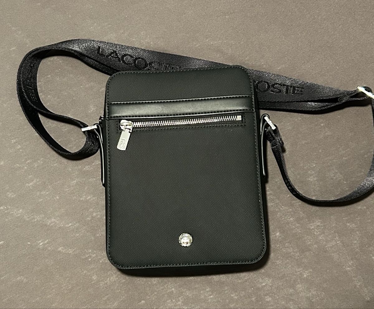 Lacoste Altro in  Abbigliamento & Accessori: Lacoste Schultertasche schwarz - Neu – Nuovo e nell'imballaggio originale da Uster venduto da JMGE 1