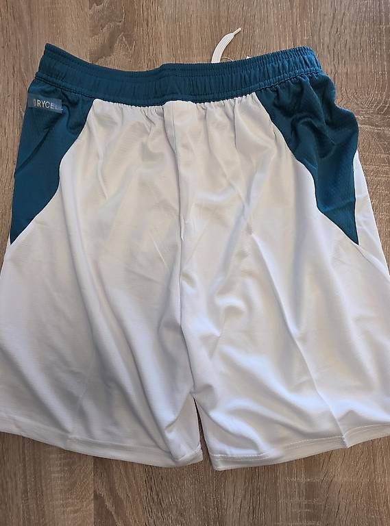 Canottiere & Pantaloni: Short équipe de Portugal (taille M)  – Usato da Petit-Lancy venduto da zesmile 1