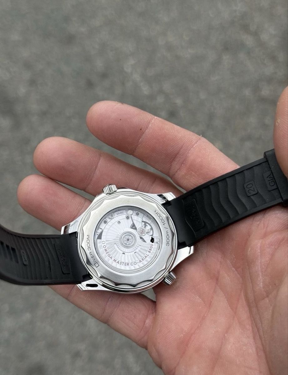 Omega Orologi: Omega Seamaster Diver 300m White Dial – Usato da Lausanne venduto da Afaq 4