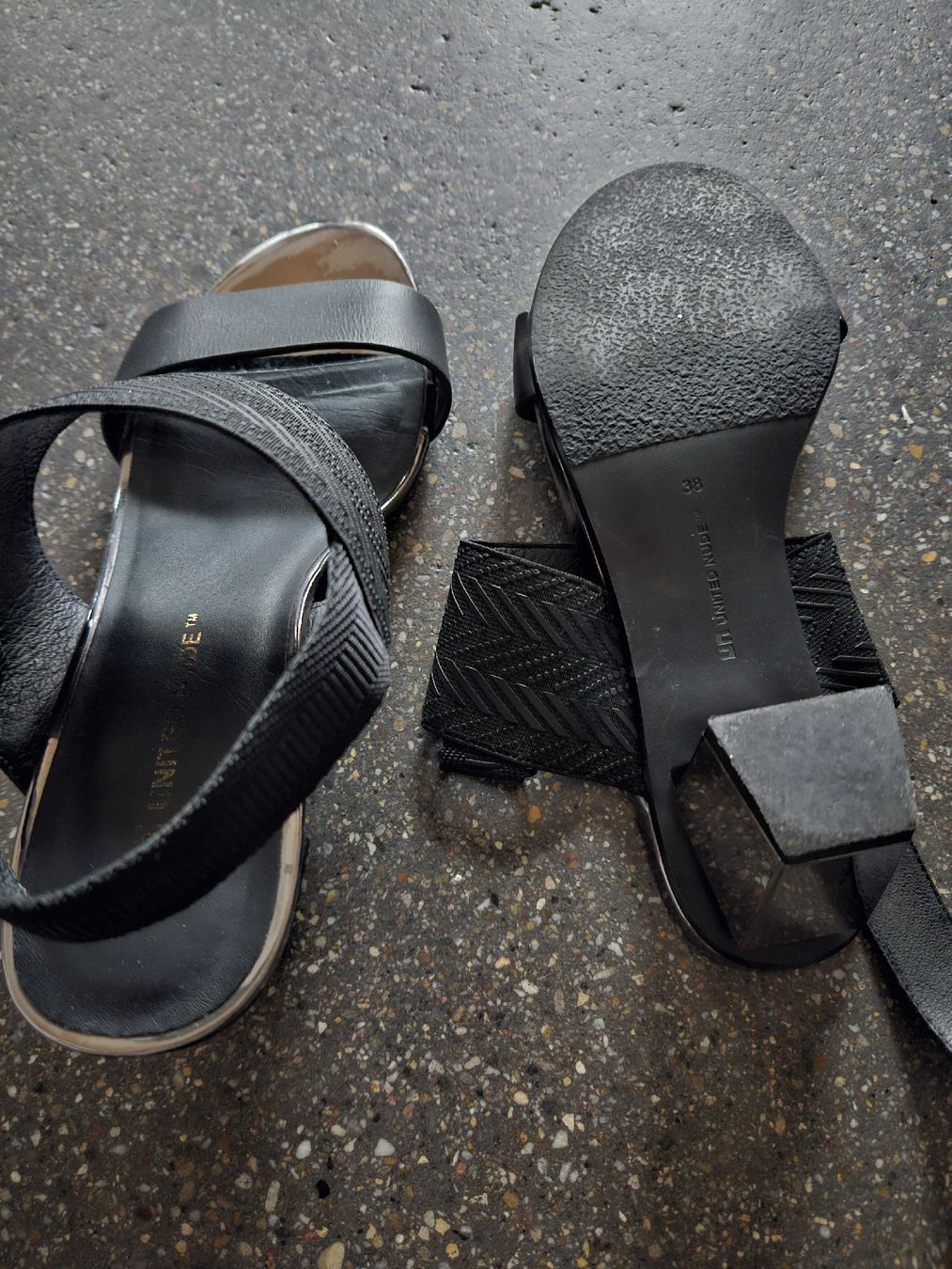 Scarpe da donna: Schwarze Sandalen mit Blockabsatz - Grösse 38 – Nuovo (secondo la descrizione) da Anwil venduto da tamoos 3