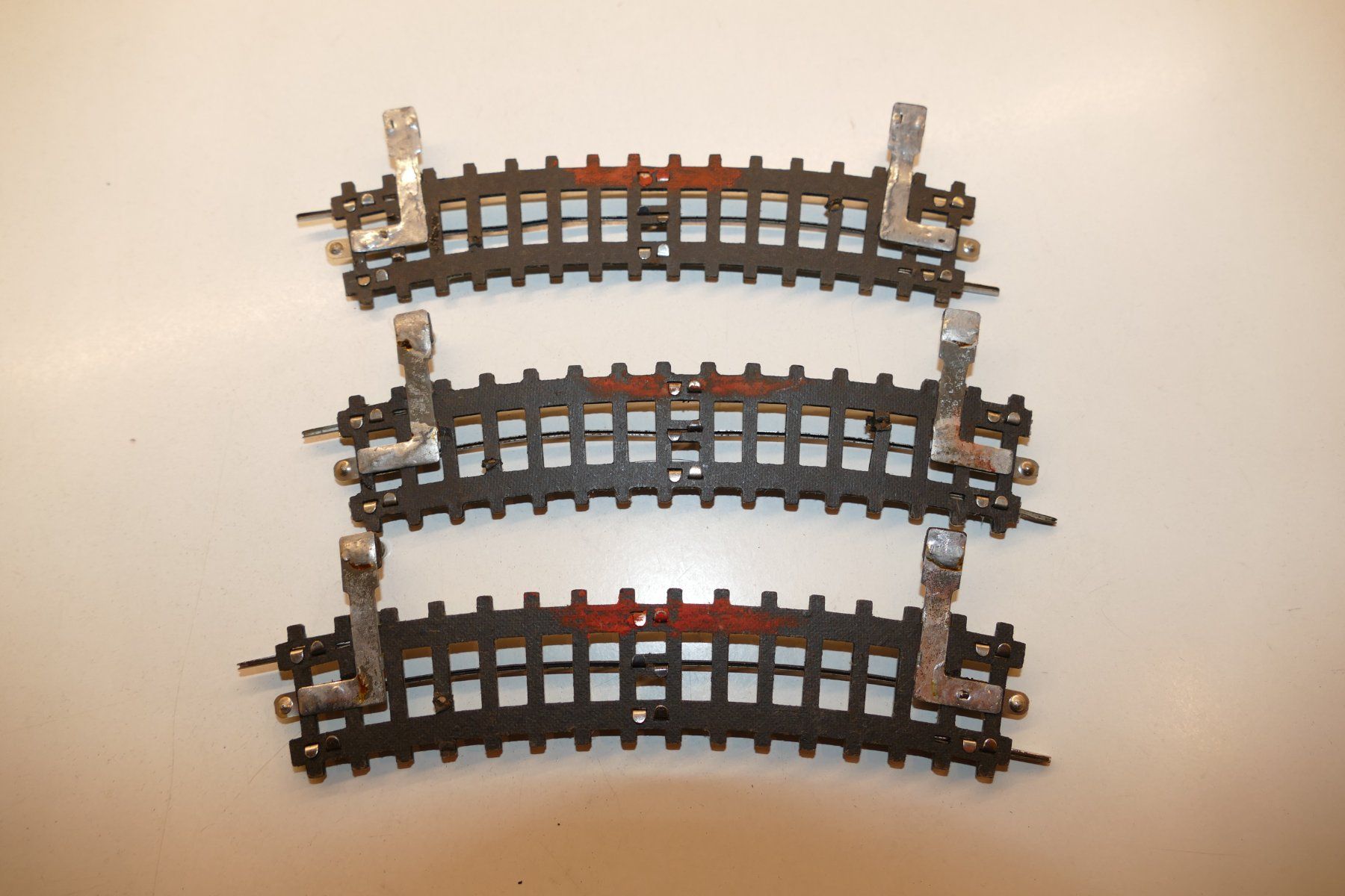 Trix Modellini di ferrovie: Trix Express H0: 3xgebogenes Spezialgleis – Usato da Niederhasli venduto da rail-duerst 2