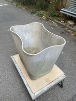 Eternit Blumentopf in Wellenform