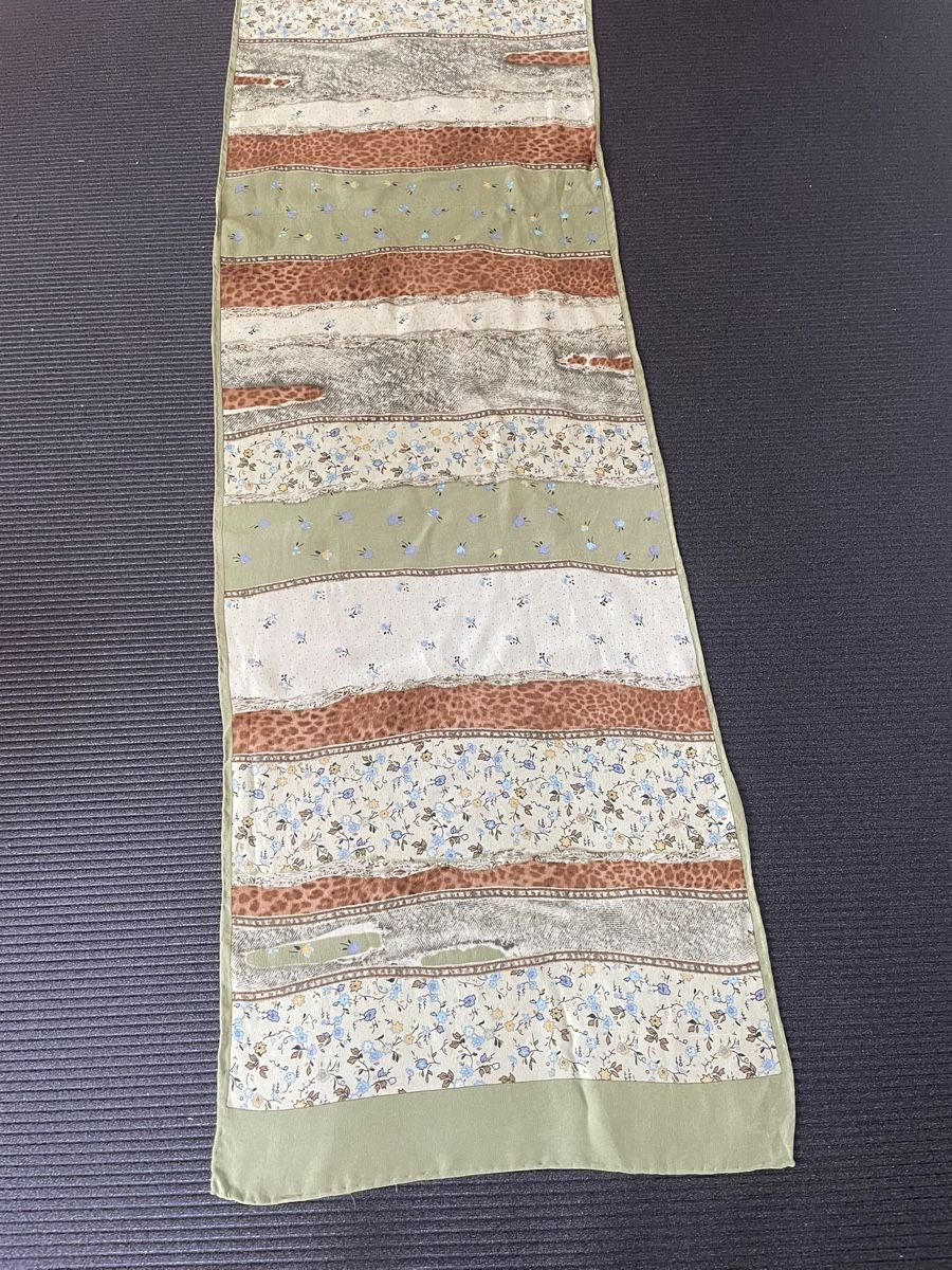 Foulard & Sciarpe: Écharpe  en soie 100% patchwork floral et léopard 150cm – Nuovo (secondo la descrizione) da Vuippens venduto da ale_6gkb 3