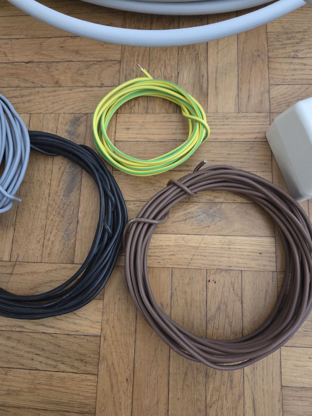 Kabel: Diverse Kabel und Schweizer Steckdose – Gebraucht aus Zürich von Shiva79 6