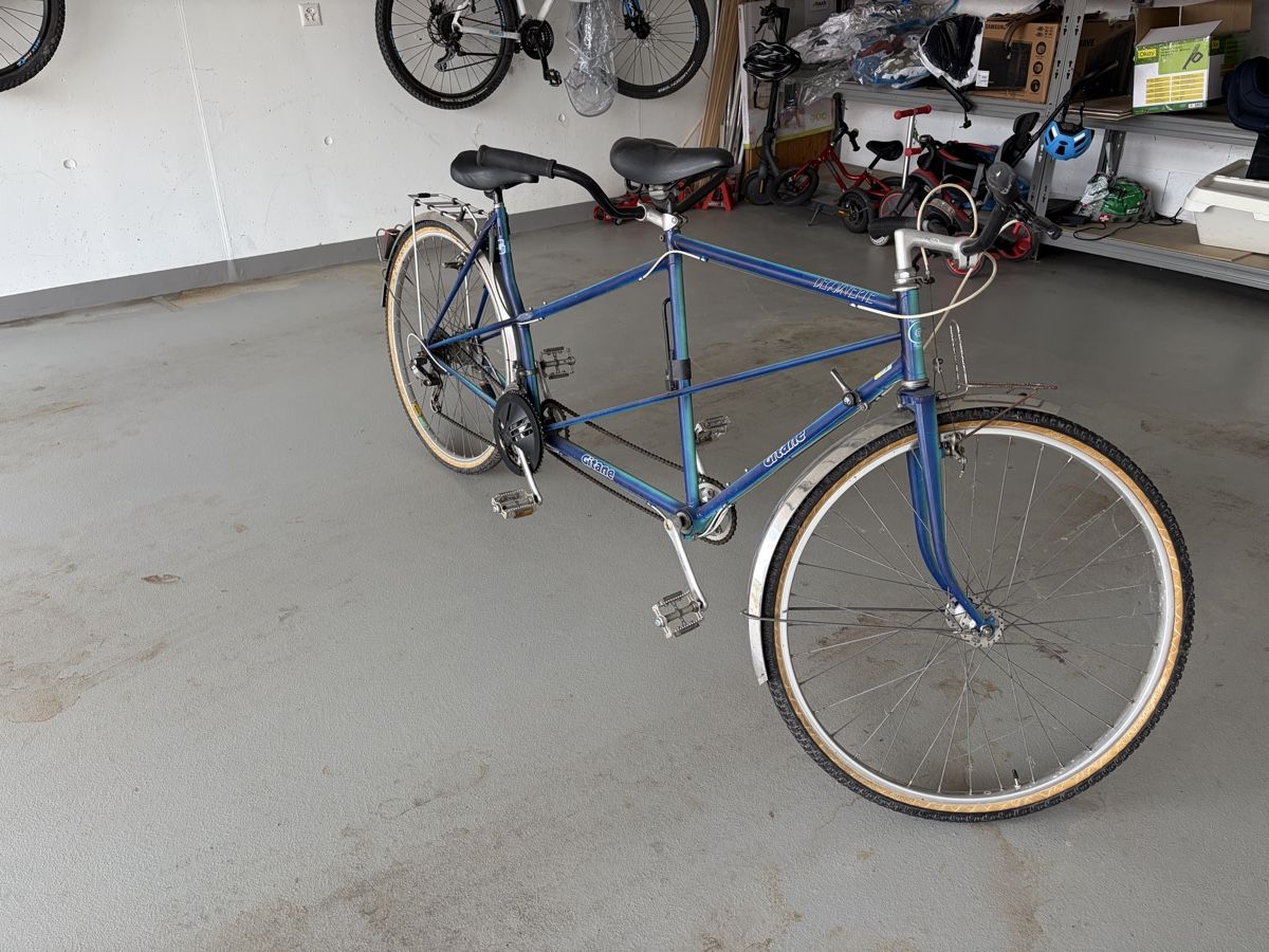 Velos: Tandem vélo bleu marque Gitane – Gebraucht aus Lucens von piku1984 2