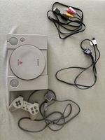 Playstation 1 ( ps1) en très bon état avec manette et cables