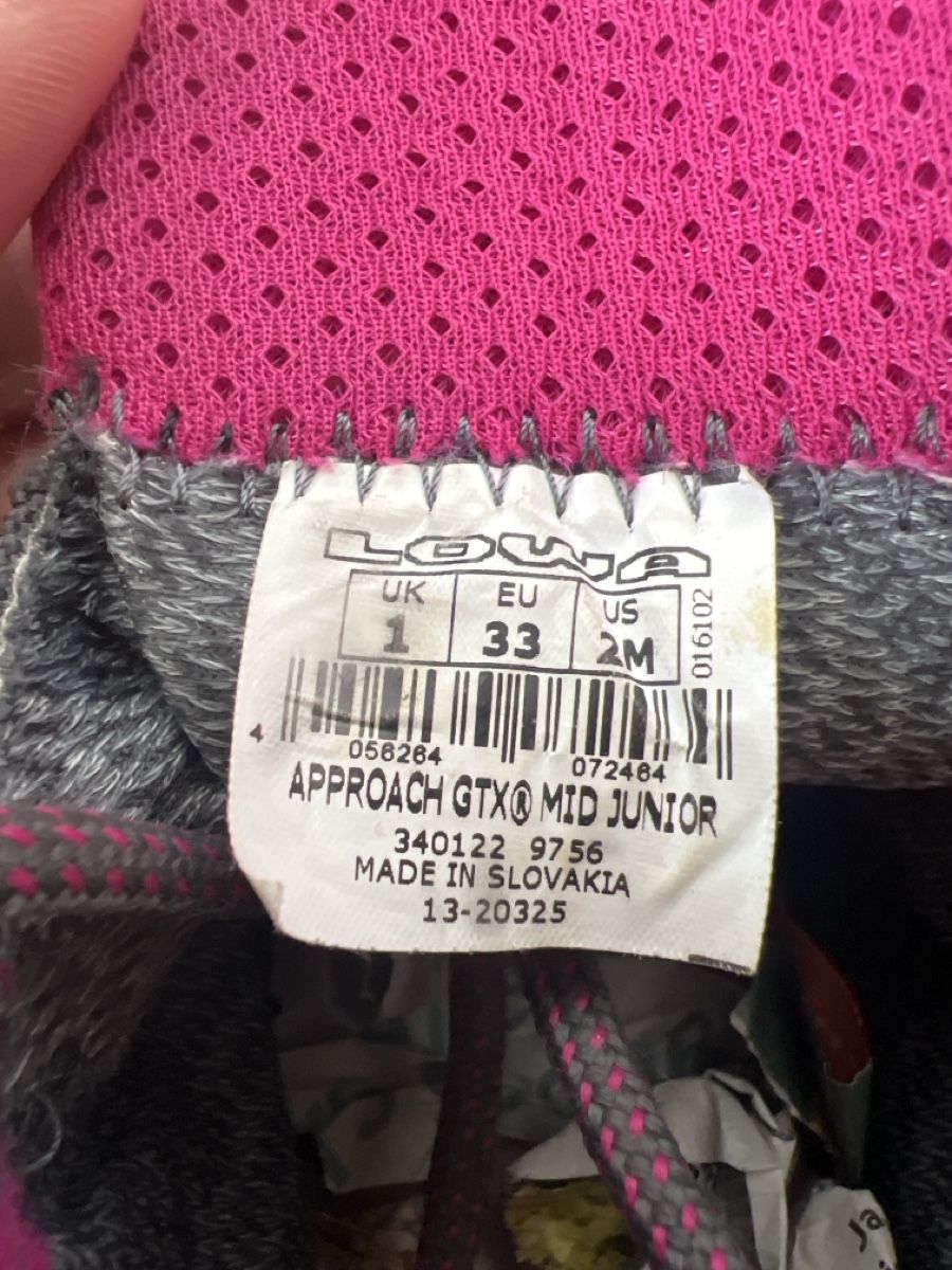 Lowa Scarpe per ragazze: Lowa Wanderschuhe Gr 33 – Usato da Zürich venduto da spts 1
