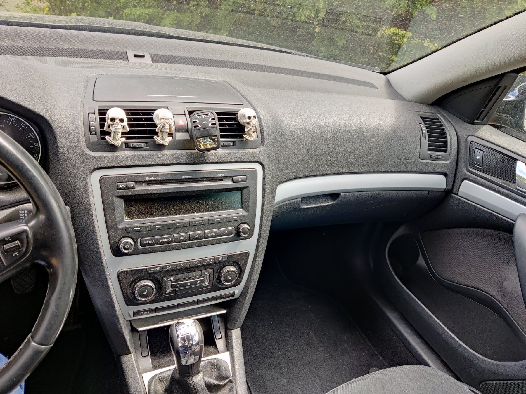 Skoda Automobili: Skoda Octavia Combi 1.8TSI, schwarz – Usato da Muttenz venduto da Pathfinde1 2