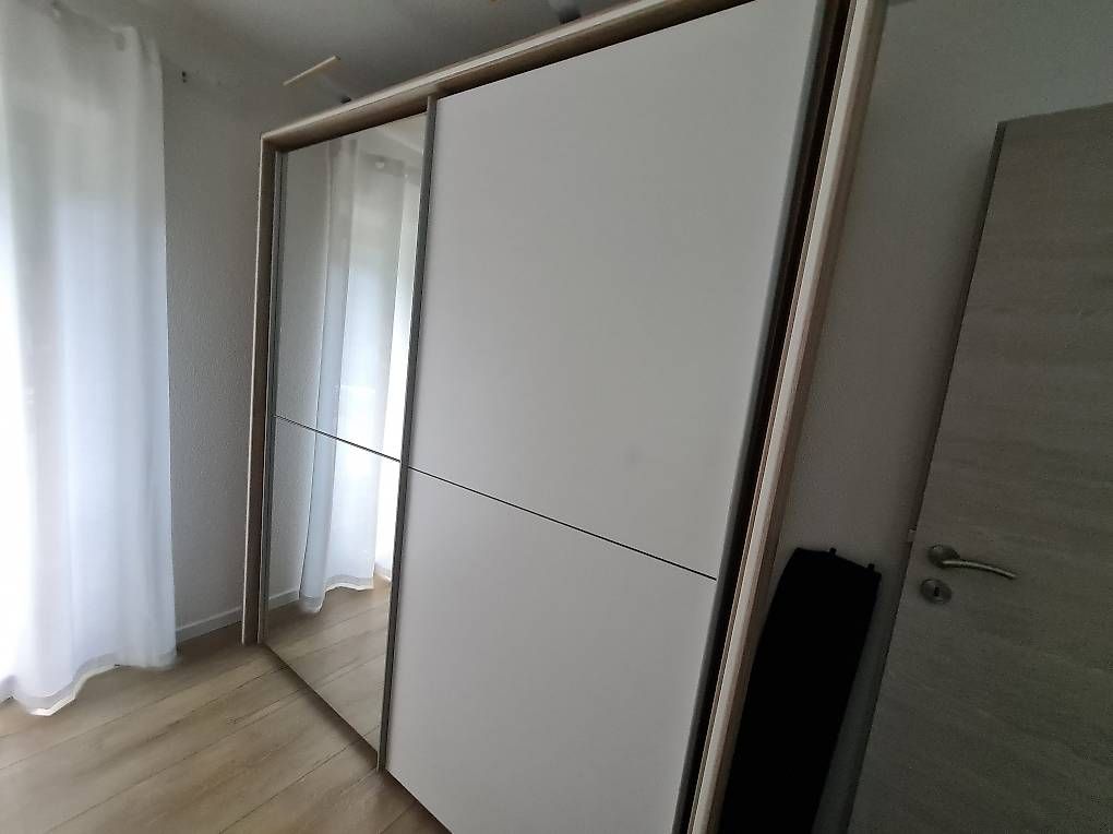Scaffali: Regalo mobili  – Usato da Roveredo GR venduto da Eli_995