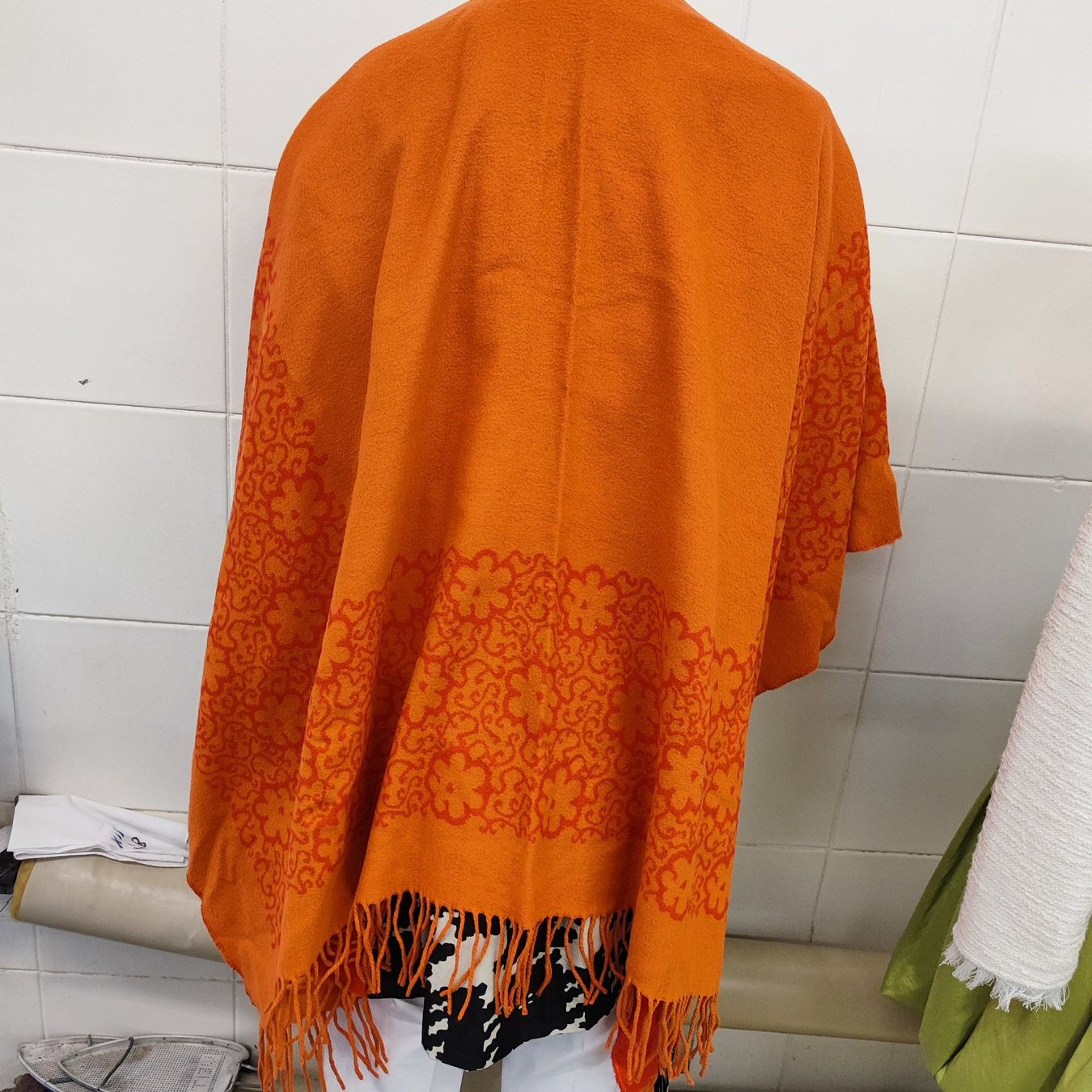 Altro in Moda donna: Farbfrohes Poncho – Usato da Langnau am Albis venduto da Judithsebi 4