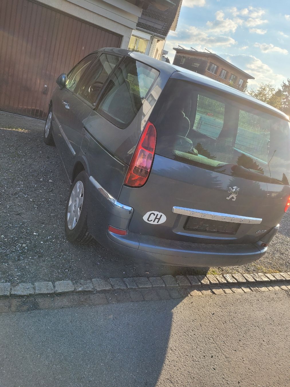 Peugeot Automobili: Peugeot 807 2.0 hdi – Usato da rebstein venduto da Suzukgsxr750 1