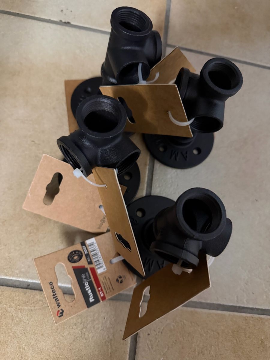 Supporti a parete: Industrial Metall Verbindungen – Nuovo e nell'imballaggio originale da Birsfelden venduto da Haex 1