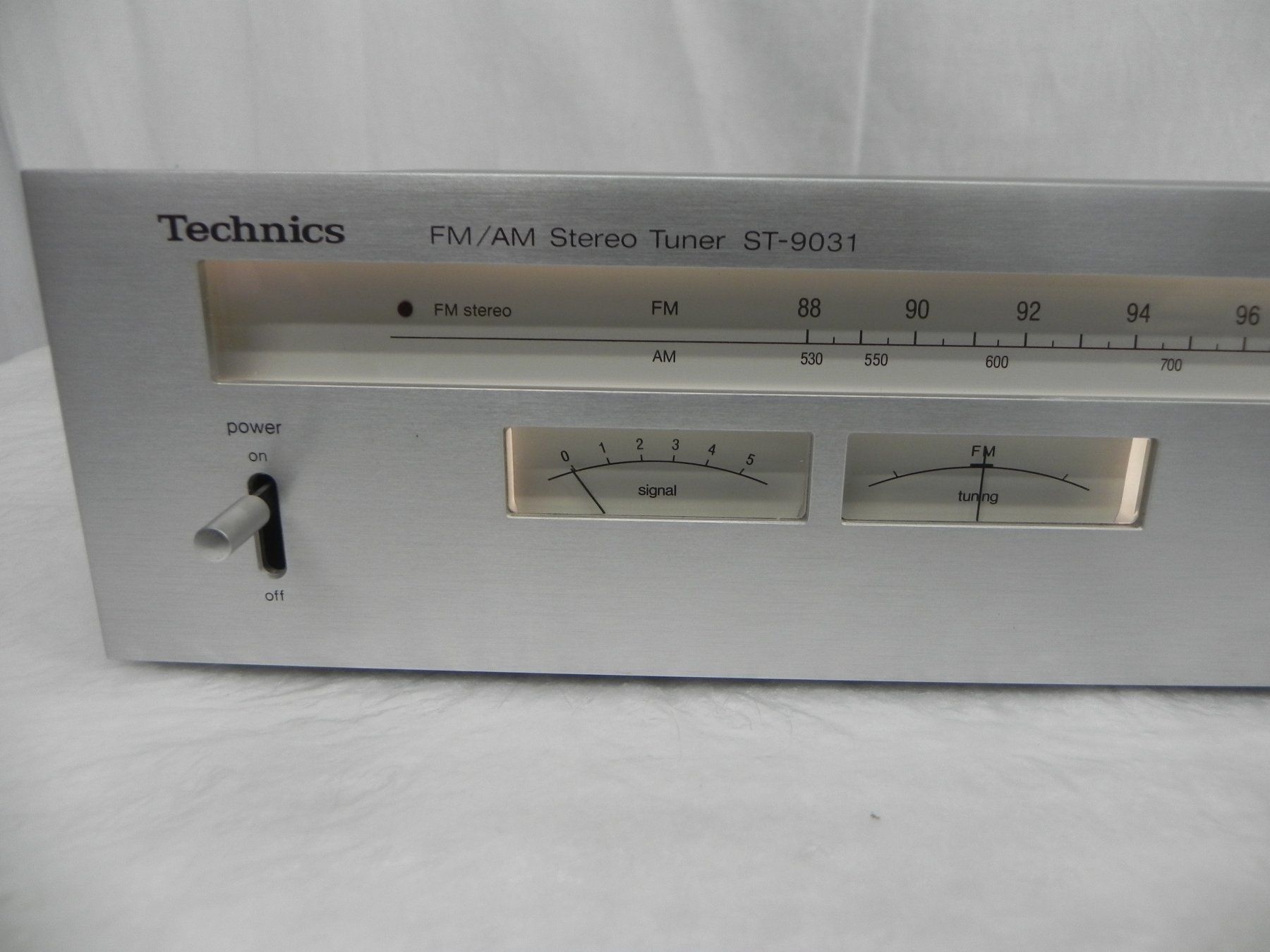 Technics Radio: Technics Tuner ST-9031 Revidiert Total Liquidation – Usato da Basel venduto da Life-Style-Art 1