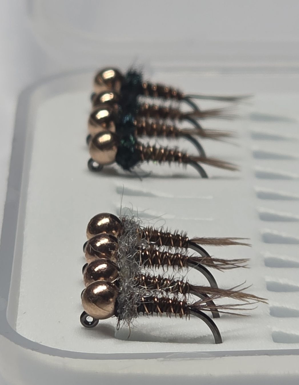 Esche: Box mit 32 Tungsten Nymphen – Nuovo (secondo la descrizione) da Degersheim venduto da HookedOnTheFly 6