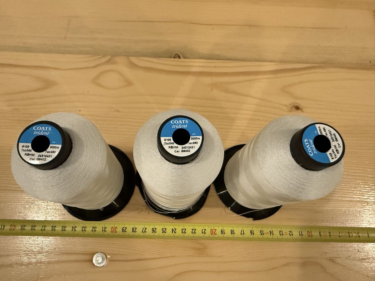 Macchine da cucire: 3X Coats Trident S103 Tkt040 Sewing Thread 3000m - Durable! – Nuovo (secondo la descrizione) da Zürich venduto da David.1 3