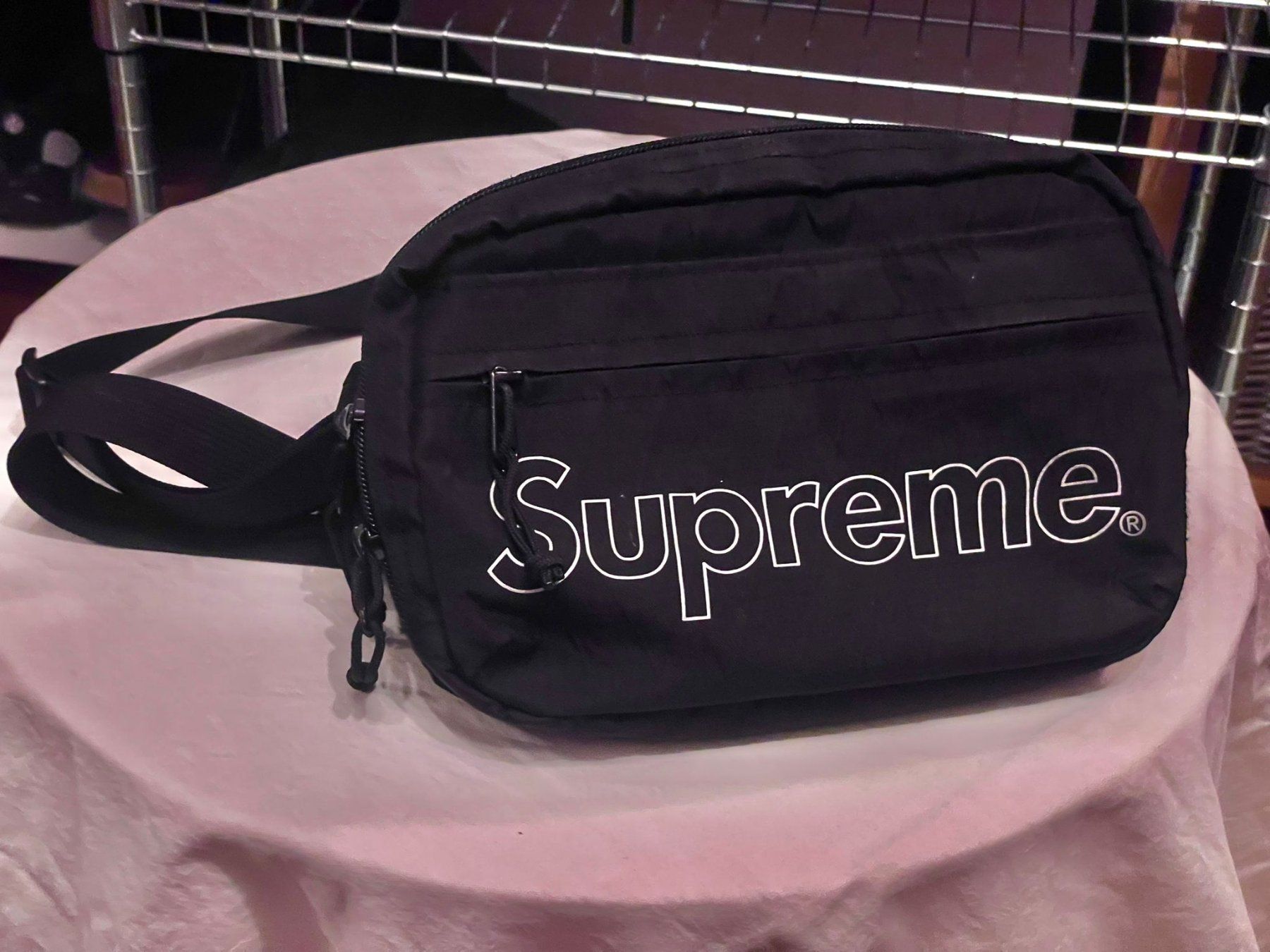 Supreme Borse: Supreme Bauchtasche – Usato da Brugg AG venduto da 5200.sales