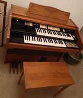 Orgue électronique Farfisa et tabouret