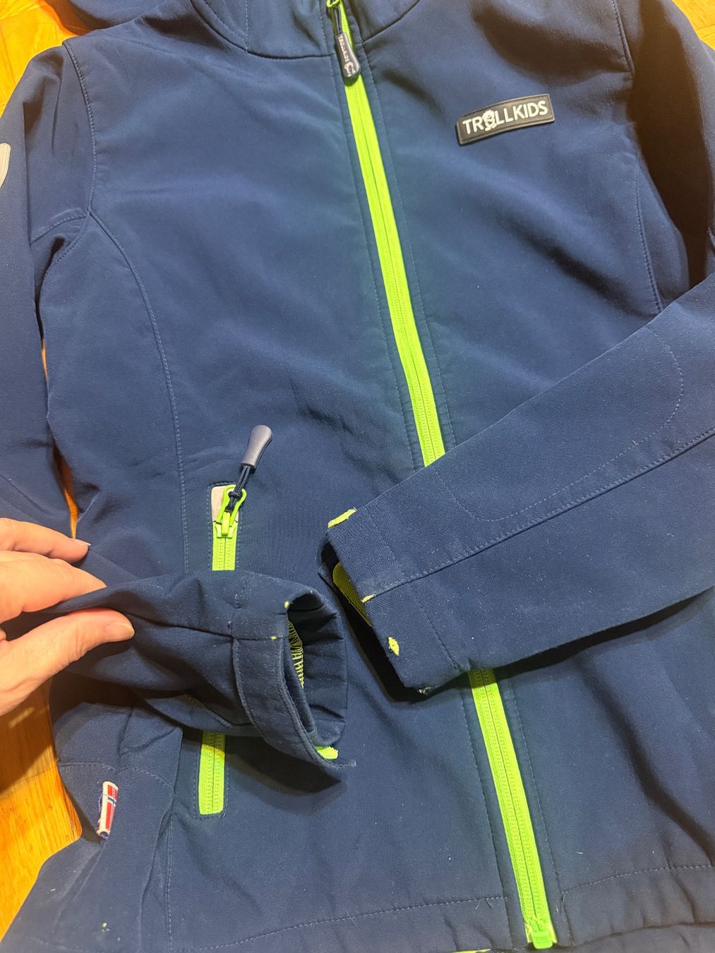 Vestes & Manteaux: Trollkid softshell jacke 152 – D'occasion à Amlikon-Bissegg par Flowers_Blossom 8