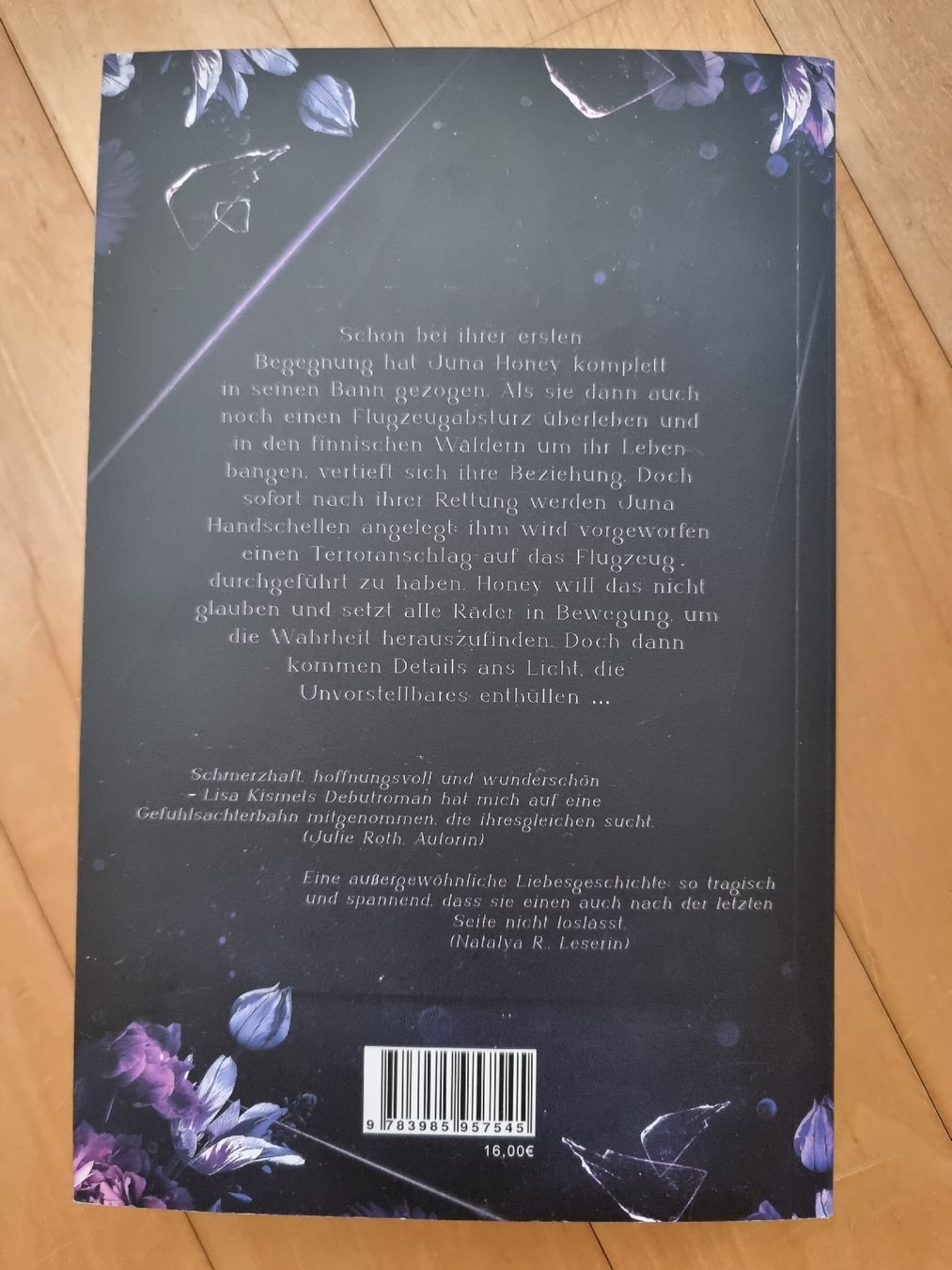 Bücher: The Truth Between Us - Lisa Kismet mit Farbschnitt – Gebraucht aus Mumpf von Julanna 2