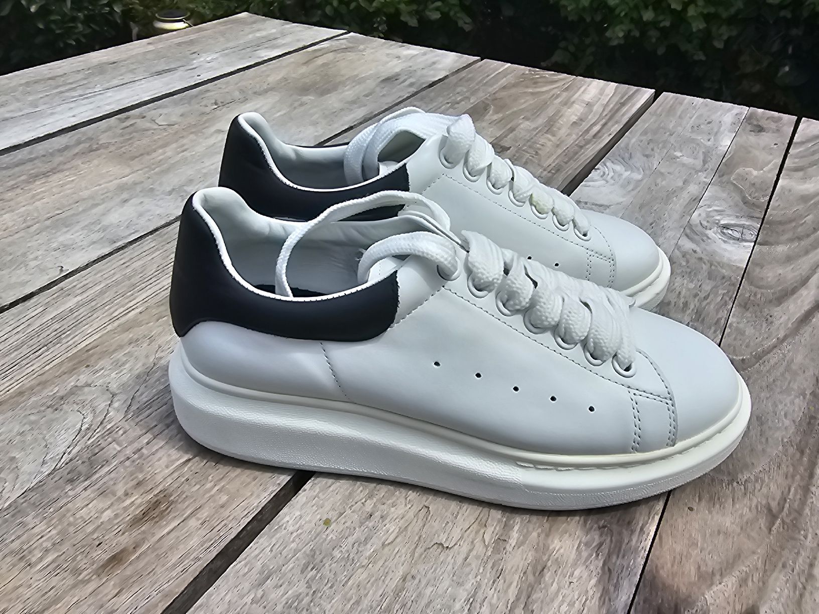 Alexander Mcqueen Herrenschuhe: Alexander McQueen Sneaker Gr.42 – Gebraucht aus Oberwil BL von 007re