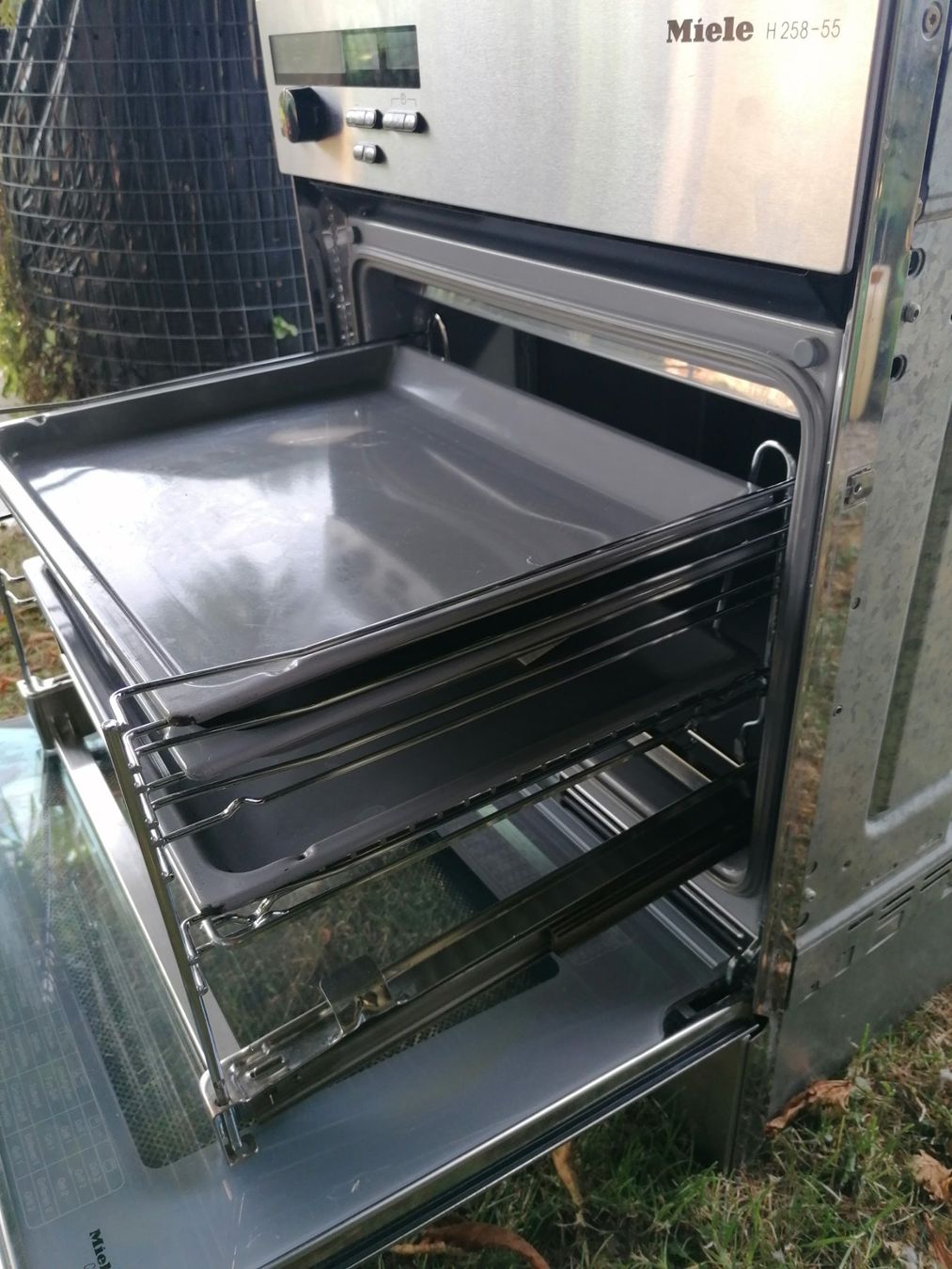 Miele Fours: Miele Backofen, Einbaubackofen – D'occasion à Arch par Tino57 7