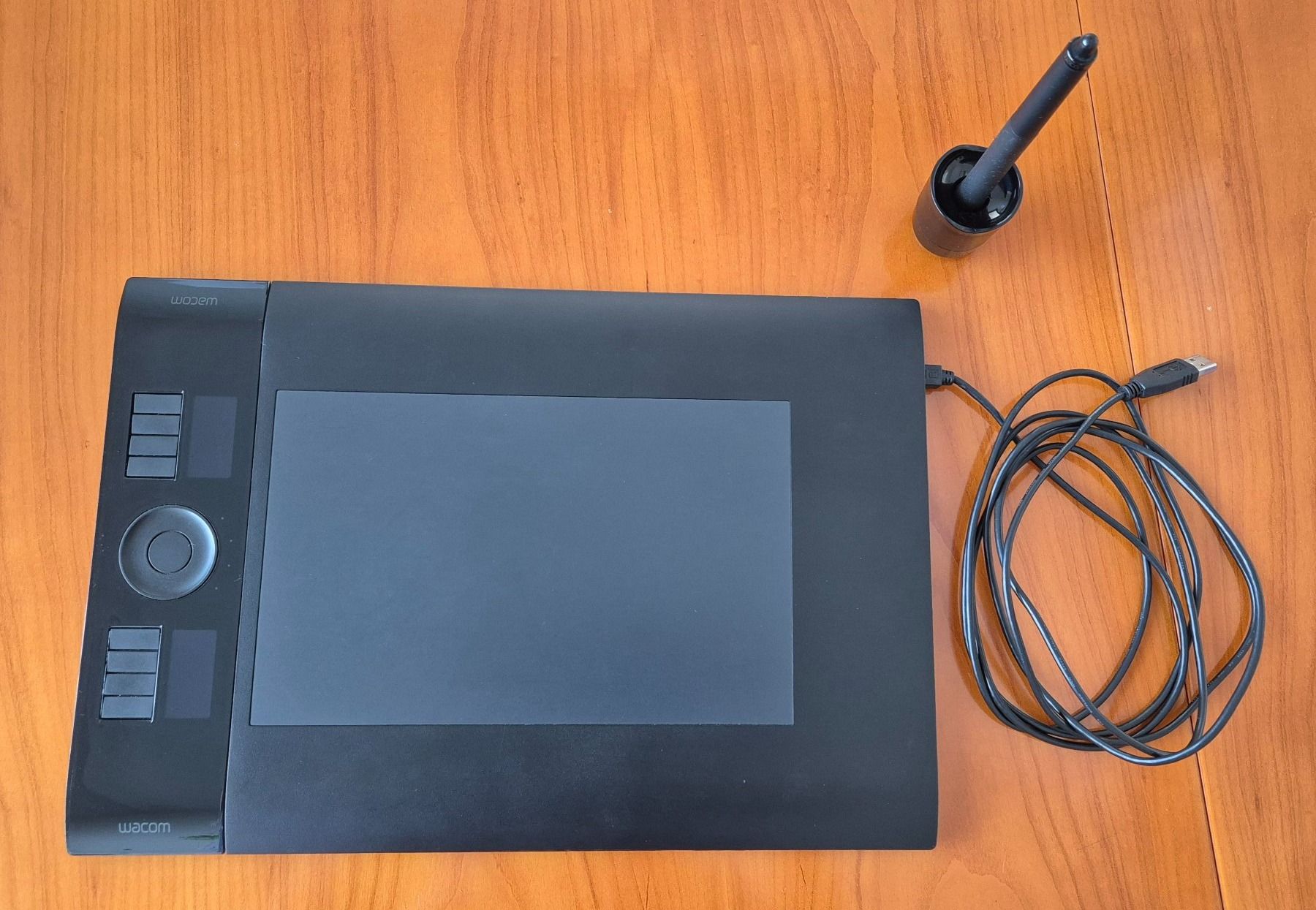 Wacom Tablet PC: Wacom Intuos 4 Medium Grafiktablet PTK-640 – Gebraucht aus Näfels von