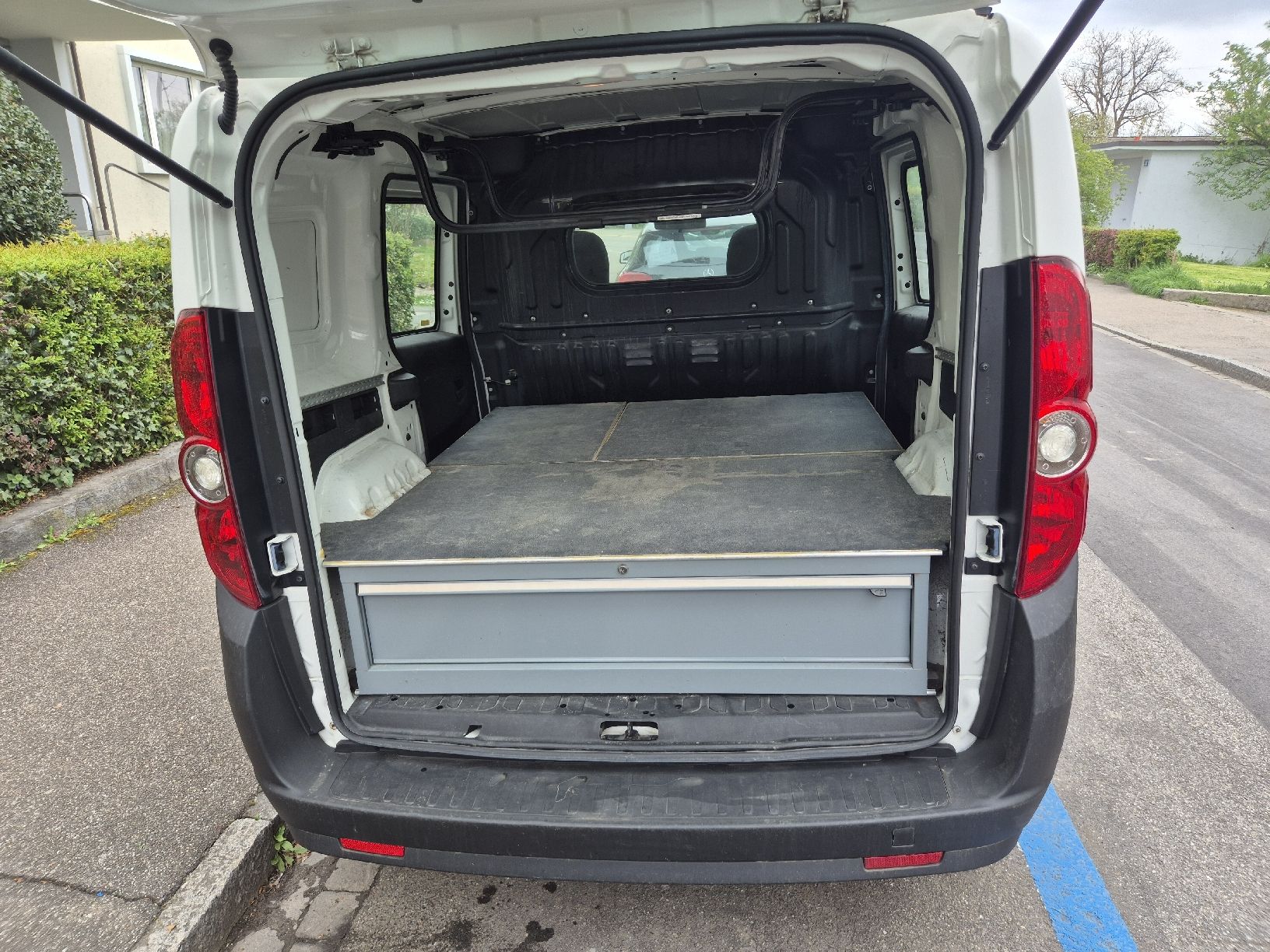 Opel Veicoli commerciali: Opel combo 1.4l  ecoFLEX – Usato da Riehen venduto da dub_l6wk 2