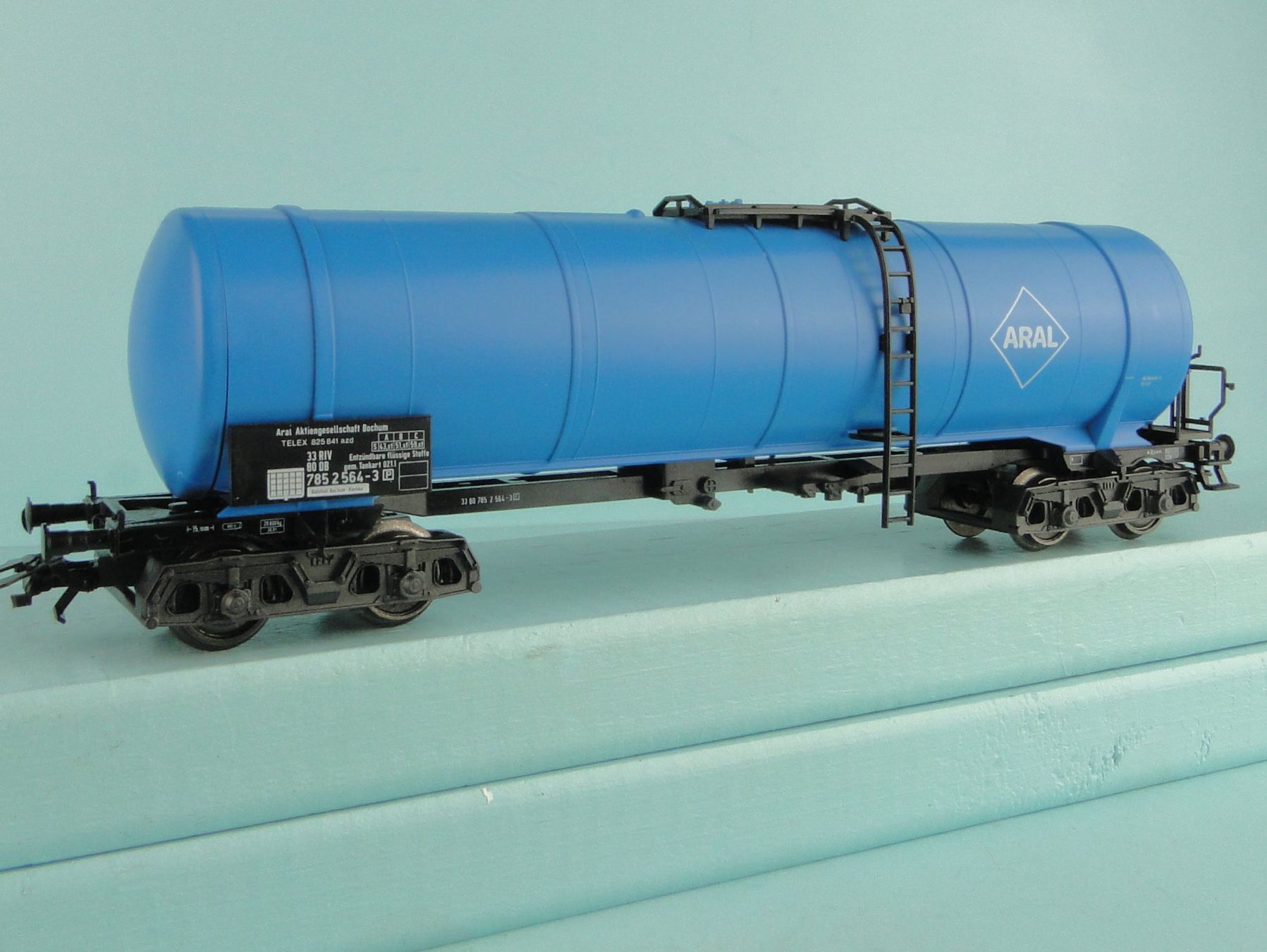 Märklin Modelleisenbahnen: Märklin 4752 ARAL Tankwagen – Gebraucht aus Bülach von cann11 1