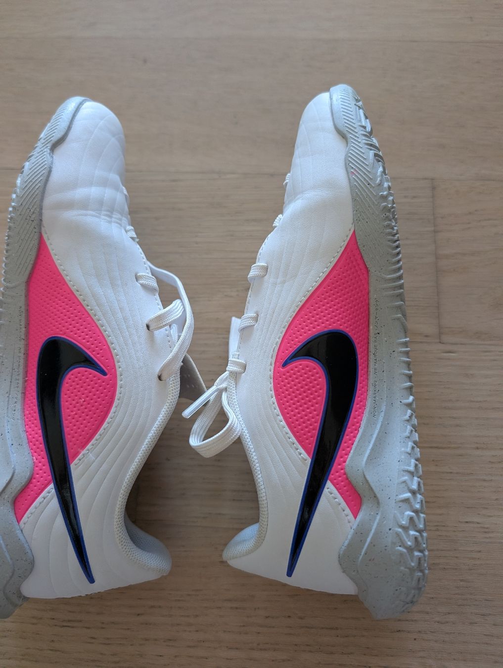 Nike Scarpe da uomo: Nike Indoorschuh 34 neuwertig – Nuovo (secondo la descrizione) da Solothurn venduto da Smfr 2
