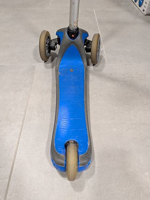 Kickboard: Trottinette Globber 3 roues  Bon état – Gebraucht aus Bulle von EllaFamily 1