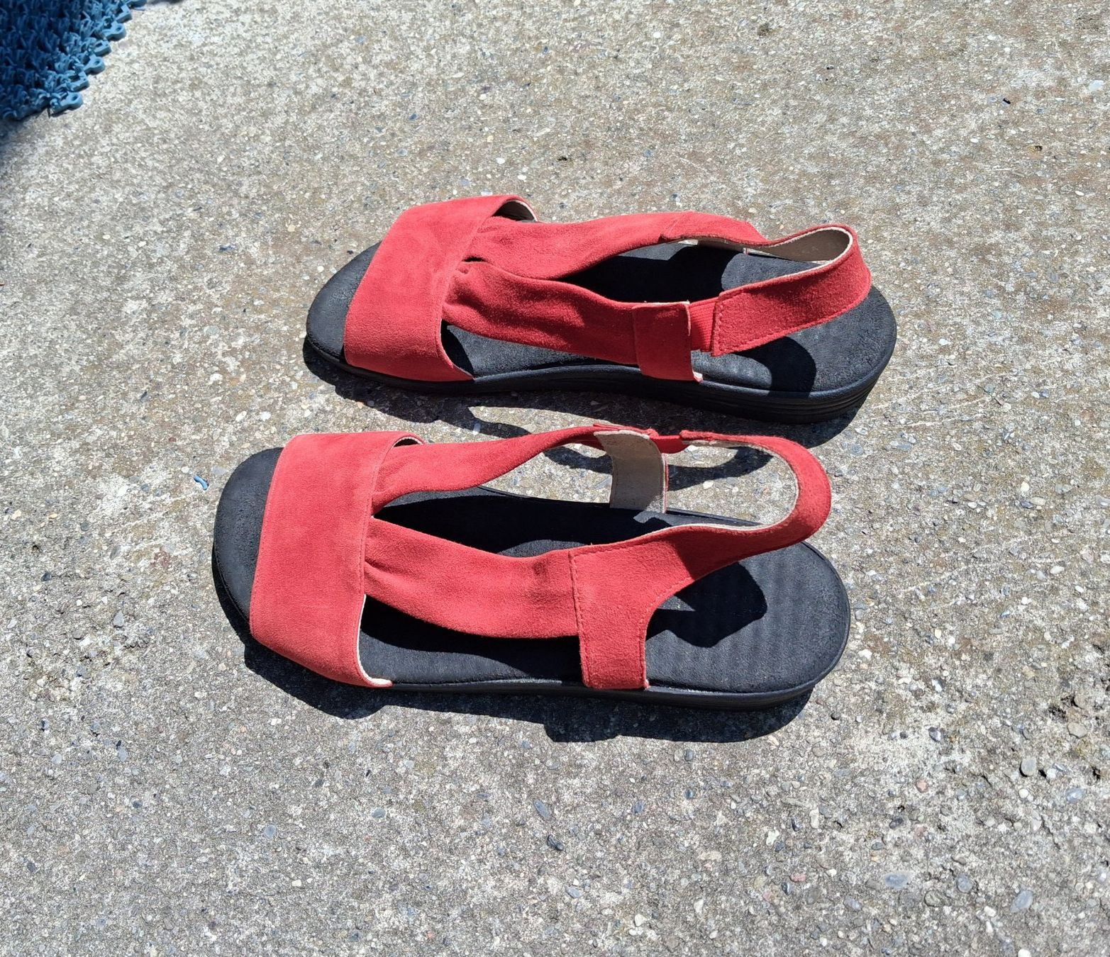 Helvesko Damenschuhe: Sandaletten Leder, rot Gr. 38, HELVESKO – Gebraucht aus Wald ZH von e8e 3
