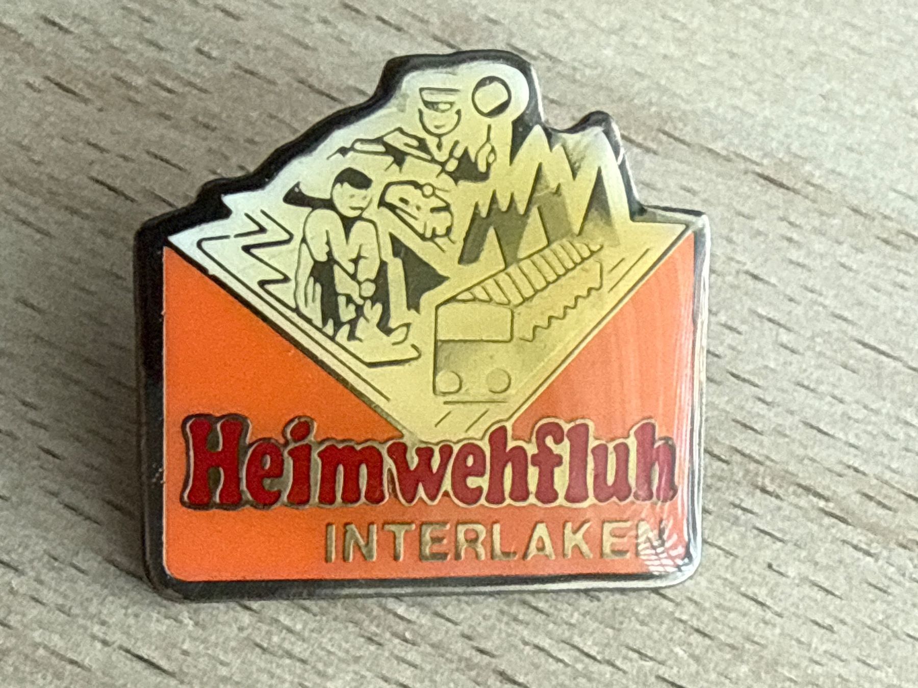 Placchette & Badge: Pin Heimwehfluh Interlaken – Usato da Glattbrugg venduto da Schweigmatt