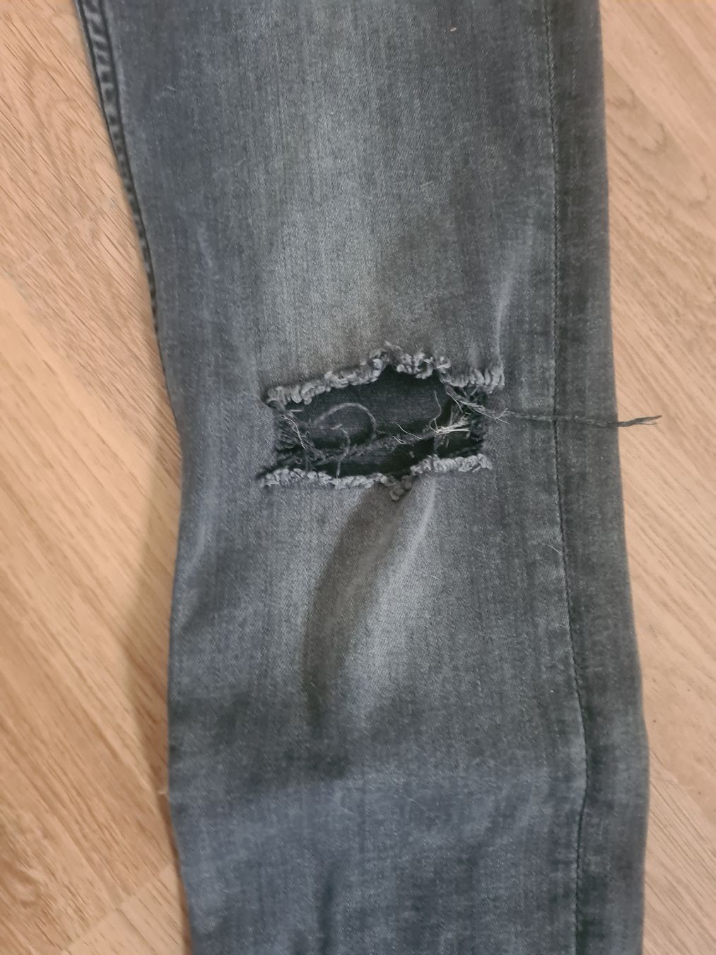 Hosen: 3 Jeans Hosen  Gr. 134 - 146 – Gebraucht aus Villmergen von Conny_86 9