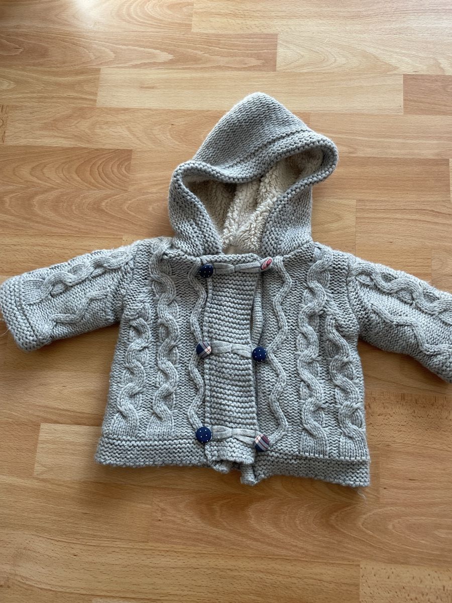 Giacche & Cappotti: Gr. 68 Strickjacke warm – Usato da Wädenswil venduto da flo8820