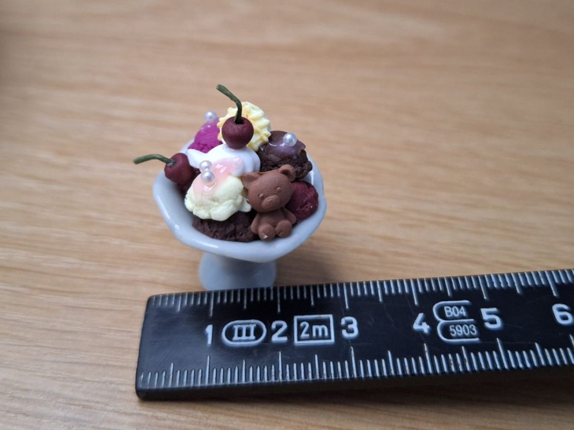Puppenhäuser & -möbel: Handmade Coupe Eisbecher mit Kirschen, Keramik Eisbecher – Neu (gemäss Beschreibung) aus Zürich von HandmadeTinyFood 1