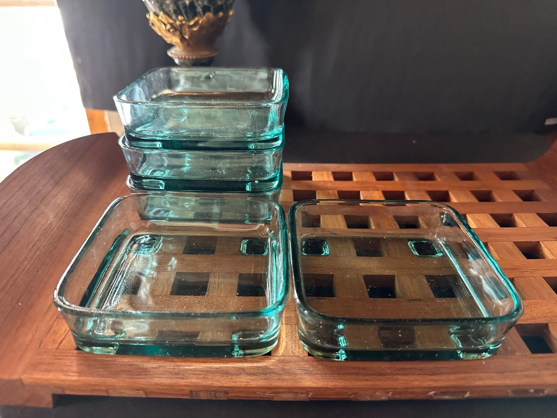 Piatti di portata: Dänisches Design-Holztablett mit Glasschalen – Usato da Saas im Prättigau venduto da Greenside 2