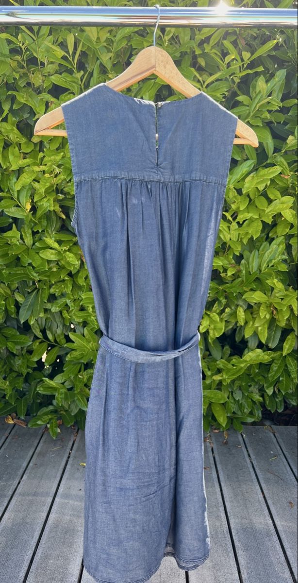 Esprit Vestiti: Robe sans manches bleu denim Esprit – Usato da St-Aubin FR venduto da claramathi 1